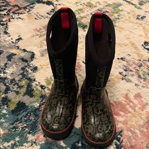 Bogs Classic High Skulls Insulated Boot size 12